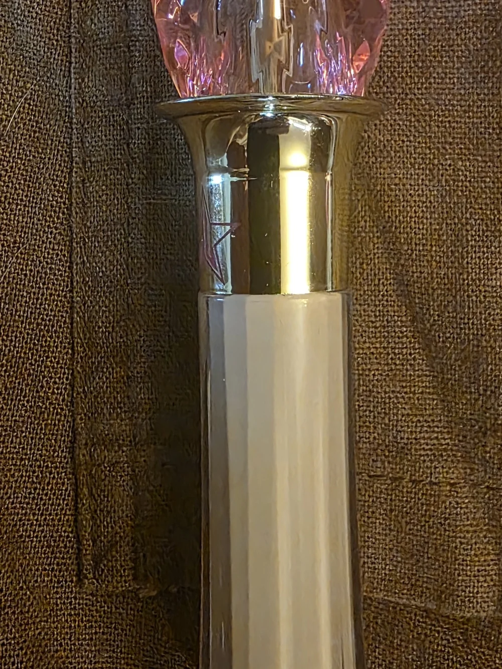 Pink Crystal-Top Liquid Concealer - Neutral Shade